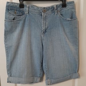 Women's light blue wash denim shorts, size 14